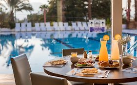 אסטרל נירוונה סוויטס - חצי פנסיון פרימיום